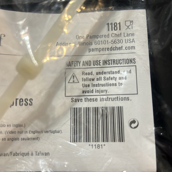 NWT - Pampered Chef Quick Slice. Cut eggs, fruit, vegetables cakes, etc. - Picture 7 of 7